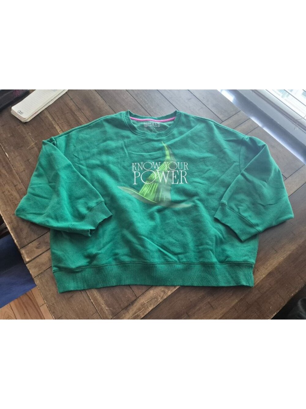 Wicked "Know Your Power" Green Sweatshirt S Cotton/Polyester Universal Studios